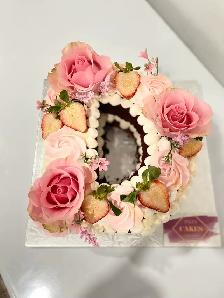 Letter cakes, custom cakes, Floral cakes - Photo 6