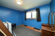 3 BEDROOM/2 BATHROOM BUNGALOW WITH A FULL BASEMENT AND GARAGE - Photo 5