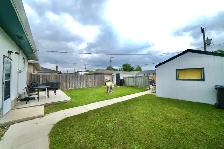 3 BEDROOM/2 BATHROOM BUNGALOW WITH A FULL BASEMENT AND GARAGE - Photo 9