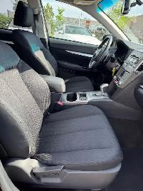 2011 Subaru Outback 2.5i Limited AWD : One Owner - Photo 10