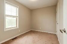 Townhomes with In Suite Laundry - West Townes - House for Rent C - Photo 17