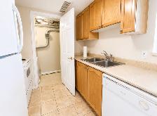 1 Bed 1 Bath   Den Available Immediately Central Park - Photo 3