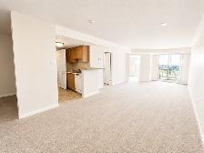 1 Bed 1 Bath   Den Available Immediately Central Park - Photo 4
