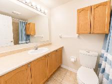 1 Bed 1 Bath   Den Available Immediately Central Park - Photo 5