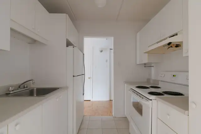 modern 1-bed apartment, Saint-Lambert, Sept 1 - ID 4631