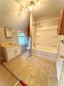 322 Campbell St- Inclusive South Sarnia Upper 2 bedroom unit - Photo 9