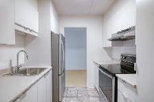 semi-renovated 1-bed apartment, Saint-Lambert - ID 3371