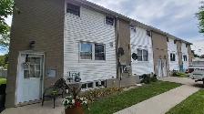 2 Bedroom Townhouse Close to Everything You need!