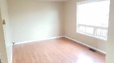 2 Bedroom Townhouse Close to Everything You need! - Photo 3