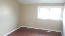 2 Bedroom Townhouse Close to Everything You need! - Photo 11
