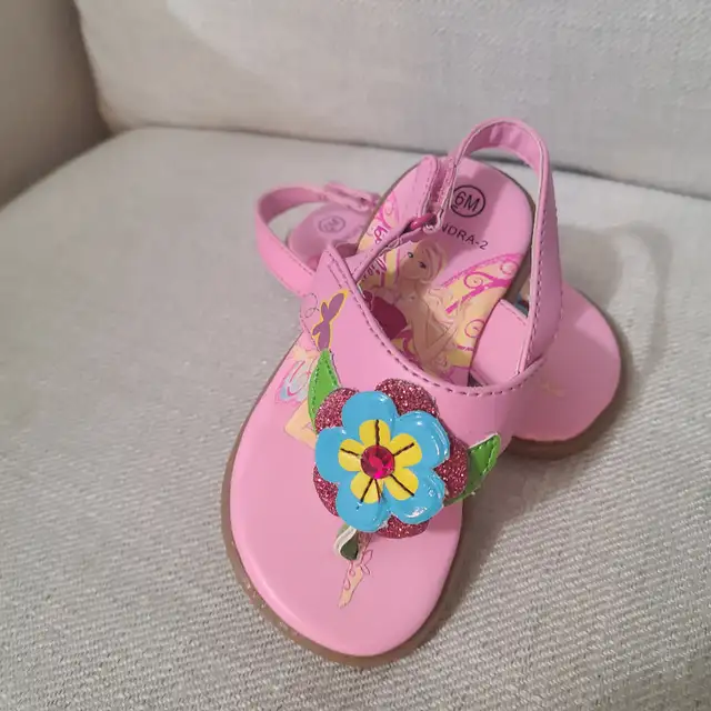 New Girl summer leather Sandals Size 6M