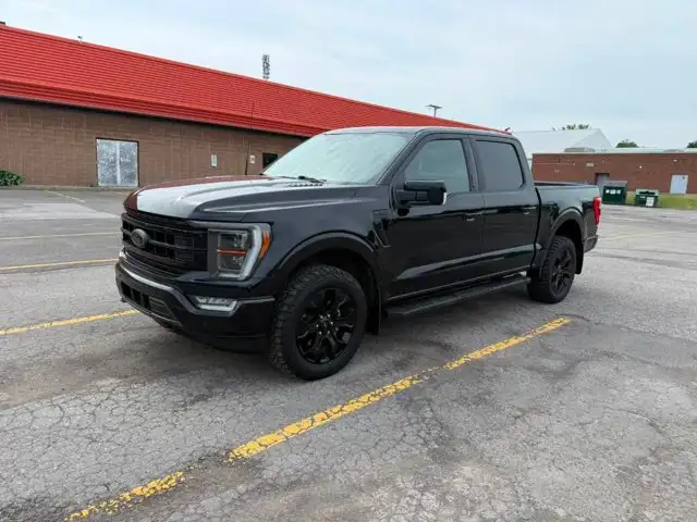 2022 Ford F-150 Lariat Crew 4X4 | 502A | Black Pkg | FX4