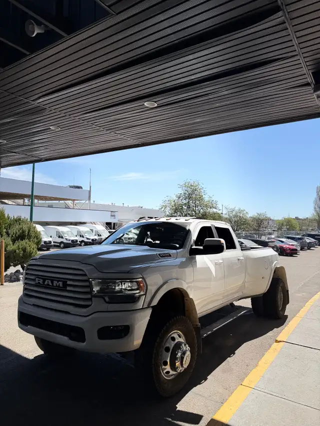 2019 RAM 3500 LARAMIE LONGHORN DUALLY / AS LOW AS 410.30 B/W @5.