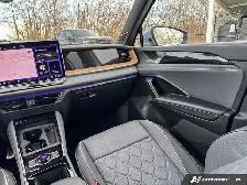 2025 Volkswagen Tiguan Highline R-Line | VW CERTIFIED - Photo 12