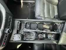 2018 Volvo XC60 T6 AWD Momentum - Photo 17