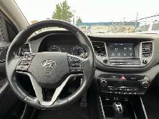 2018 Hyundai Tucson SE AWD | Heated Seats | Panoramic roof - Photo 16