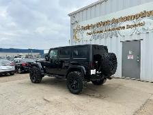 2012 Jeep WRANGLER UNLIMITED 4WD Sahara | Command Start | Heated - Photo 7