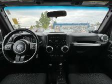 2012 Jeep WRANGLER UNLIMITED 4WD Sahara | Command Start | Heated - Photo 13