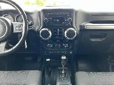 2012 Jeep WRANGLER UNLIMITED 4WD Sahara | Command Start | Heated - Photo 14