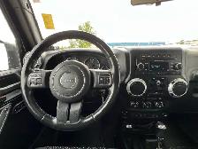 2012 Jeep WRANGLER UNLIMITED 4WD Sahara | Command Start | Heated - Photo 15