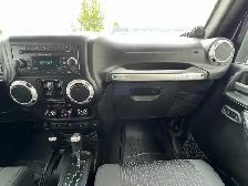 2012 Jeep WRANGLER UNLIMITED 4WD Sahara | Command Start | Heated - Photo 16