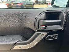 2012 Jeep WRANGLER UNLIMITED 4WD Sahara | Command Start | Heated - Photo 24
