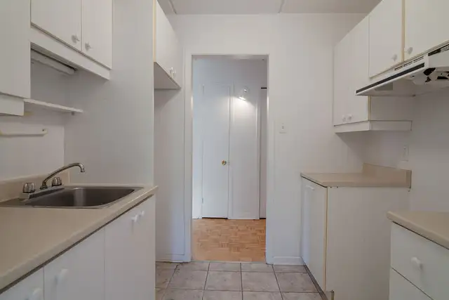 modern 2-bed apartment, Saint-Lambert, August 1 - ID 4632