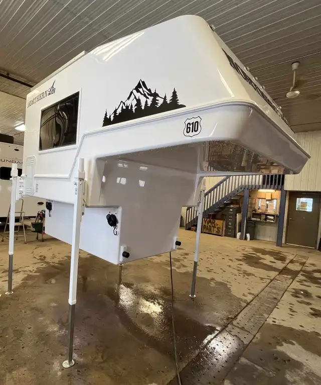 2027 Northern Lite 6-10 TRUCK BED CAMPER