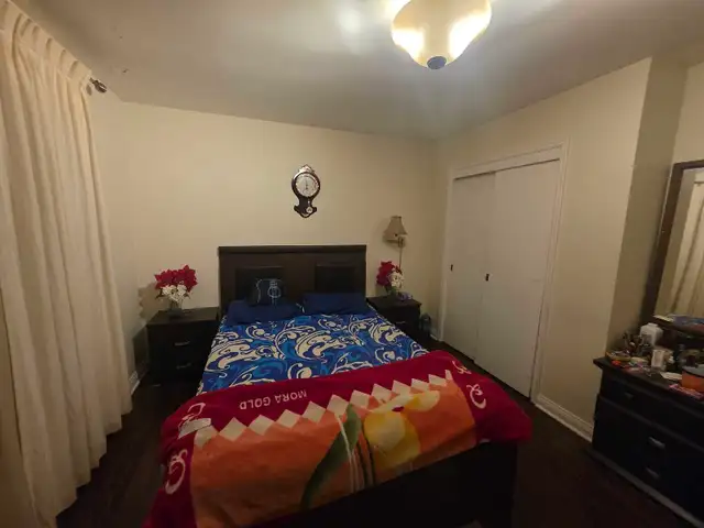 queen bed with storage wooden