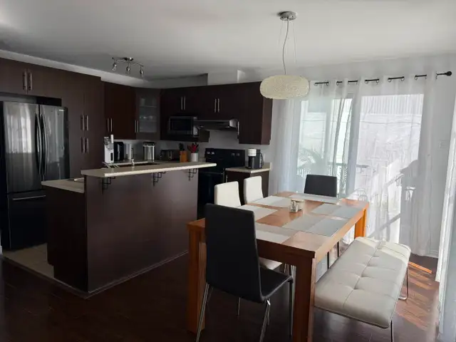 Grand 4 chambres, 8 1/2 pièces, Charlesbourg,Québec