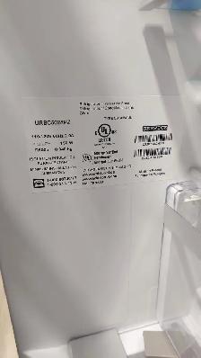 Fridge - 24' Whirlpool 11.3 Cu. Ft. Bottom Freezer URBC5024PZ. - Photo 3