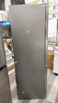 Fridge - 24' Whirlpool 11.3 Cu. Ft. Bottom Freezer URBC5024PZ. - Photo 4