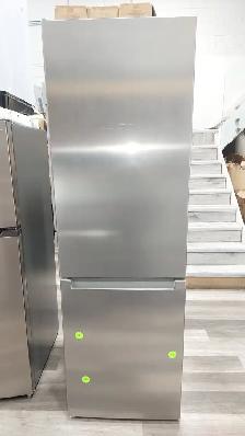 Fridge - 24' Whirlpool 11.3 Cu. Ft. Bottom Freezer URBC5024PZ.