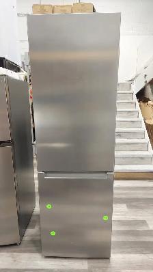 Fridge - 24' Whirlpool 11.3 Cu. Ft. Bottom Freezer URBC5024PZ. - Photo 2