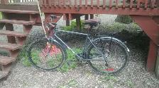 Vélo 18 vitesses avec rack à bagage