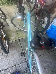 Bicycle Hybrid $100 - Photo 2