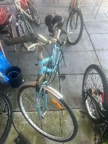 Bicycle Hybrid $100 - Photo 3