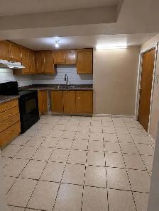 2 Bedroom Basement Apartment - Photo 3