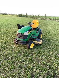 John Deere D170 Lawn Mower - Photo 2