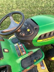 John Deere D170 Lawn Mower - Photo 3