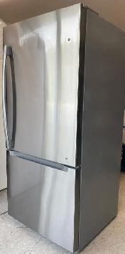 Stainless 19 ft.³ Fridge, bottom freezer