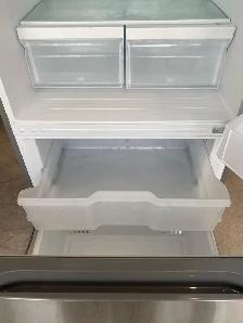 Stainless 19 ft.³ Fridge, bottom freezer - Photo 2