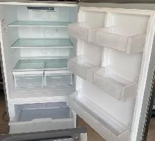 Stainless 19 ft.³ Fridge, bottom freezer - Photo 3