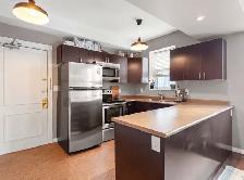 Beautifully Updated 2bdrm Condo close to all Major Conveniences! - Photo 2