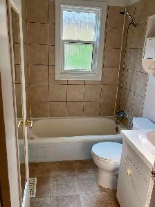 3Bed/1Bath-MainFloor-BonnieDoonArea-Internet/Utilities Included - Photo 6