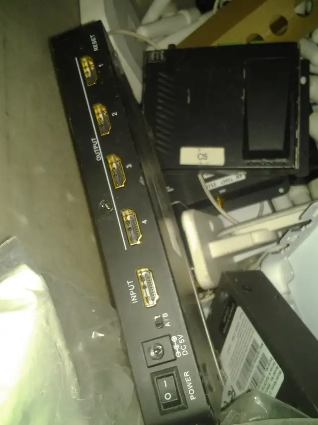 HDMI SPLITTER 5000  cisco routers pc mac laptops projectors pro