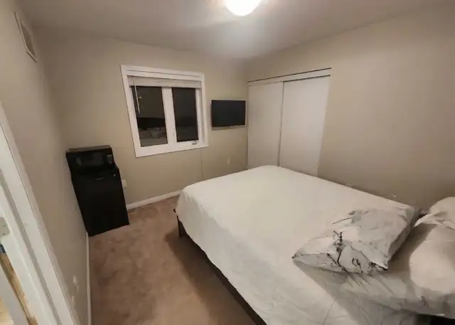 Room for Rent in house- no lease