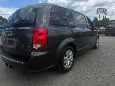 2017 Dodge Grand Caravan SXT - Photo 3