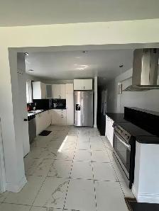 3-Bedroom, mainfloor of a house, Close to York University - Photo 5