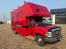 2013 Ford E450 - Photo 2